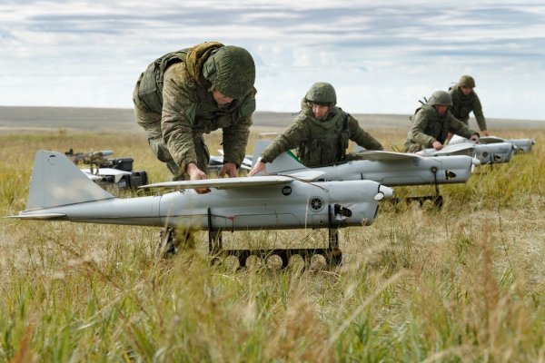 Nga tìm ra cách khiến bầy đàn UAV nguy hiểm gấp nhiều lần